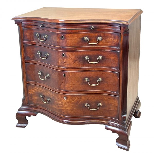 Chippendale Mahogany Serpentine Chest
