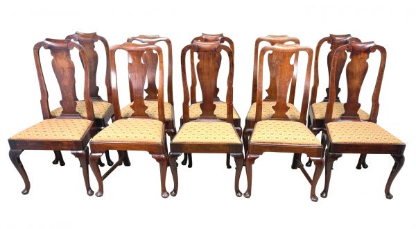 Harlequin Set Of 10 Early 18th Century Walnut Dining Chairs