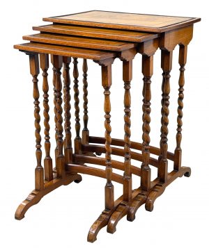Quartetto Nest Of Four Early 20th Century Walnut Coffee Tables