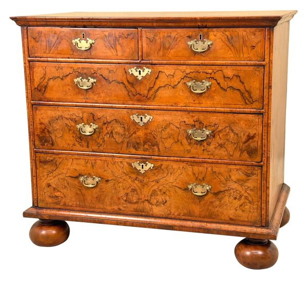 Queen Anne Period Walnut Chest Of Drawers, Early 18th Century